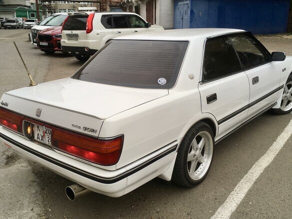 1991 Toyota Crown VIII (S130), белый, 880000 рублей - вид 7