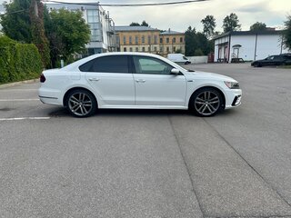 2018 Volkswagen Passat (North America and China) I Рестайлинг, белый, 1870000 рублей, вид 3