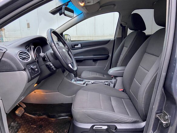 2011 Ford Focus II Рестайлинг, серый - вид 16