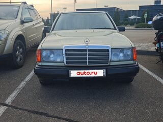 1992 Mercedes-Benz W124 200, зелёный, 330000 рублей, вид 2