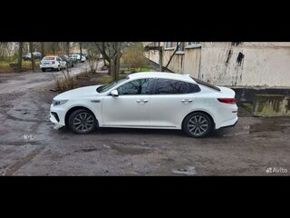 2019 Kia Optima IV Рестайлинг, белый, 1750000 рублей, вид 5