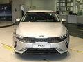 2020 Kia K5 III, серебристый - вид 1