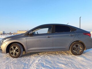 2017 Hyundai Solaris II, серый, 1290000 рублей, вид 3