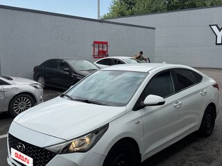 2017 Hyundai Solaris II, белый, 810000 рублей, вид 1