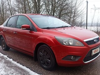 2009 Ford Focus II Рестайлинг, красный, 420000 рублей, вид 4