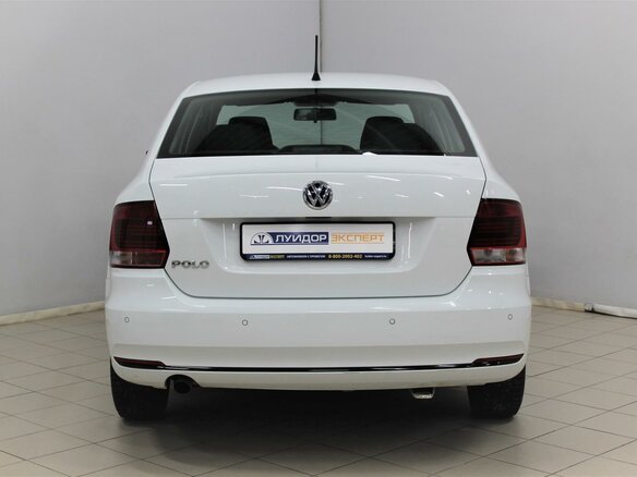 2016 Volkswagen Polo V Рестайлинг, белый - вид 4