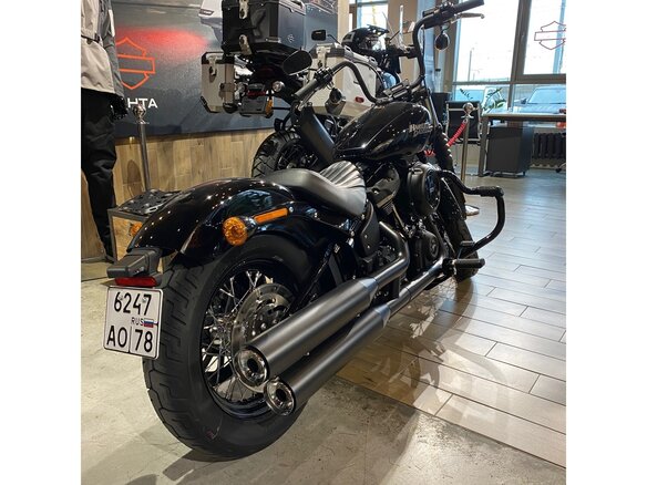 2019 Harley-Davidson Street Bob, чёрный - вид 2
