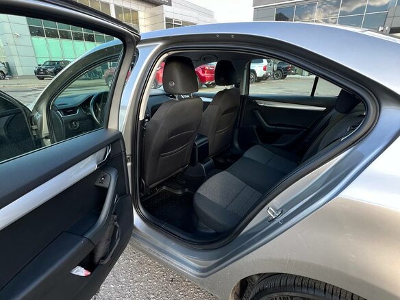 2013 Skoda Octavia III (A7), бежевый, 888888 рублей - вид 19