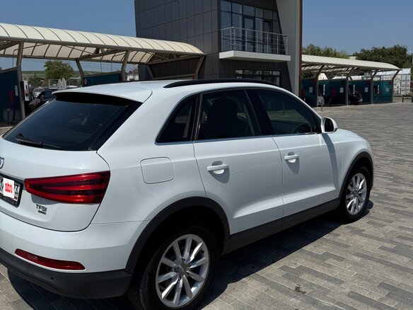 2012 Audi Q3 I (8U), белый - вид 1