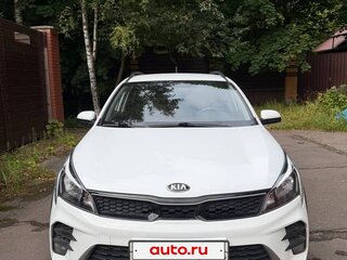 2021 Kia Rio X IV Рестайлинг, белый, 1598000 рублей, вид 3