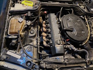 1990 Mercedes-Benz S-Класс 300 II (W126) Рестайлинг, чёрный, 1650000 рублей, вид 5