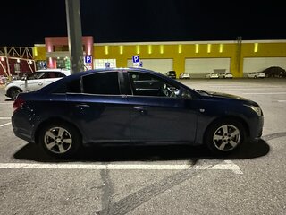 2010 Chevrolet Cruze I, синий, 400000 рублей, вид 4