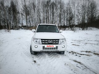 2011 Mitsubishi Pajero IV Рестайлинг 1, белый, 2150000 рублей, вид 1