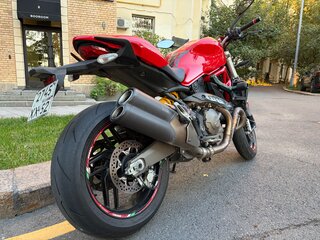2017 Ducati Monster 821, красный, 760000 рублей, вид 2