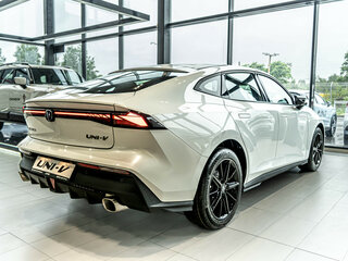 2024 Changan UNI-V I, белый, 3209900 рублей, вид 4