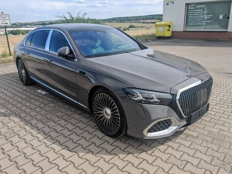 2026 Mercedes-Benz Maybach S-Класс 580 II (Z223) Рестайлинг, коричневый, 42000000 рублей, вид 1
