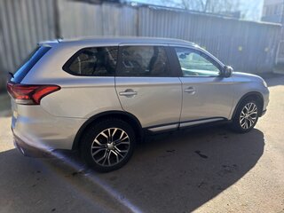 2015 Mitsubishi Outlander III Рестайлинг 2, серебристый, 1550000 рублей, вид 4