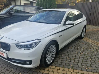 2014 BMW 5 серии Gran Turismo 530d xDrive VI (F10/F11/F07) Рестайлинг, белый, 2200000 рублей, вид 3