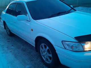 1999 Toyota Camry IV (XV20) Рестайлинг, белый, 570000 рублей, вид 2