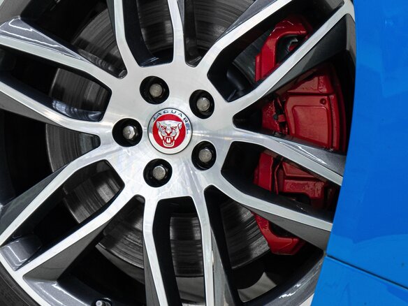 2017 Jaguar F-Type I Рестайлинг, голубой, 5800000 рублей - вид 4