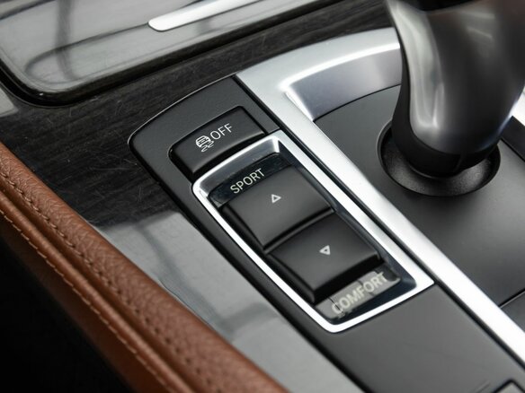 2016 BMW 5 серии 530d xDrive VI (F10/F11/F07) Рестайлинг, чёрный - вид 19