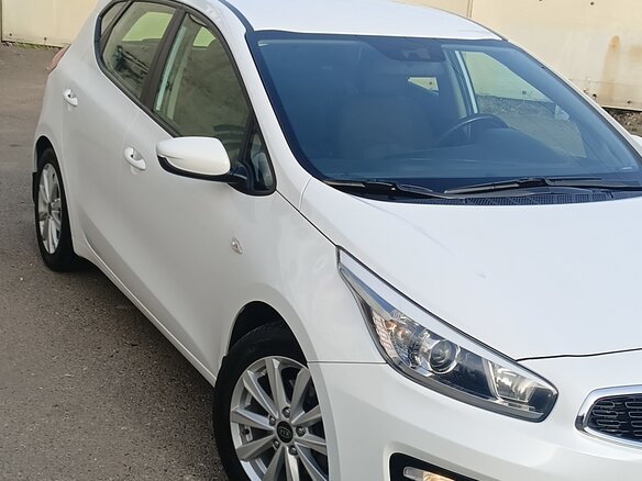 2016 Kia Ceed II Рестайлинг, белый, 1350000 рублей - вид 12