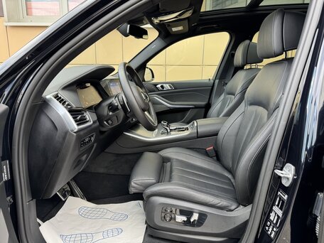 2020 BMW X5 40d IV (G05/G18), чёрный, 7400000 рублей, вид 5