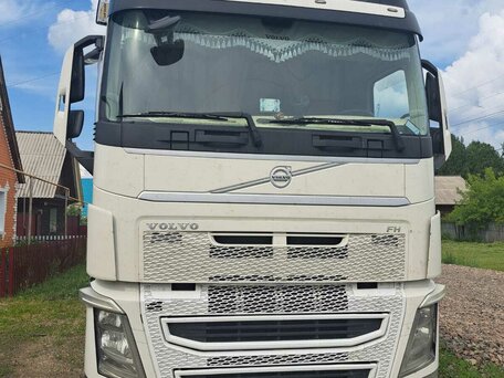 2014 Volvo FH, белый, 7000000 рублей, вид 1