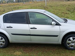 2007 Renault Megane II Рестайлинг, серебристый, 550000 рублей, вид 3