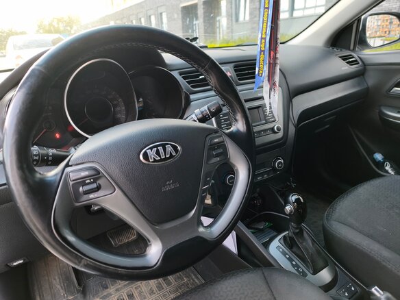 2016 Kia Rio III Рестайлинг, серый, 870000 рублей - вид 5
