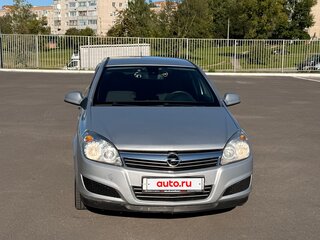 2013 Opel Astra H Рестайлинг, серебристый, 580000 рублей, вид 3