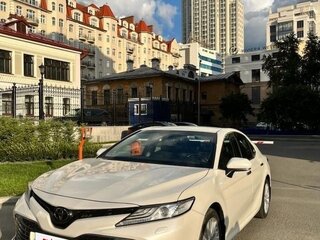 2018 Toyota Camry VIII (XV70), белый, 3200000 рублей, вид 1