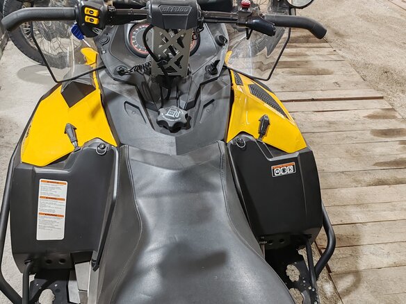 2014 BRP Ski-Doo Tundra 550, жёлтый, 1000000 рублей - вид 2
