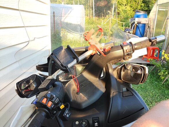 2013 Suzuki Burgman (SkyWave) 650, белый, 720000 рублей - вид 6