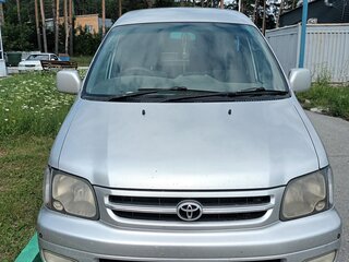 1999 Toyota Town Ace Noah III, серебристый, 700000 рублей, вид 3