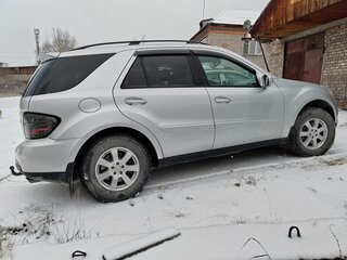 2005 Mercedes-Benz M-Класс 350 II (W164), серебристый, 1120000 рублей, вид 2