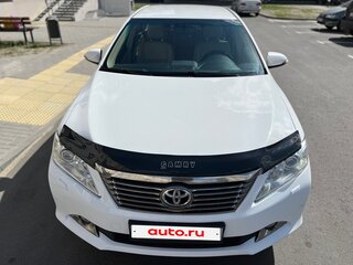 2013 Toyota Camry VII (XV50), белый, 1540000 рублей, вид 1