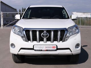 2015 Toyota Land Cruiser Prado 6-speed 150 Series Рестайлинг 1, белый, 3296800 рублей, вид 2