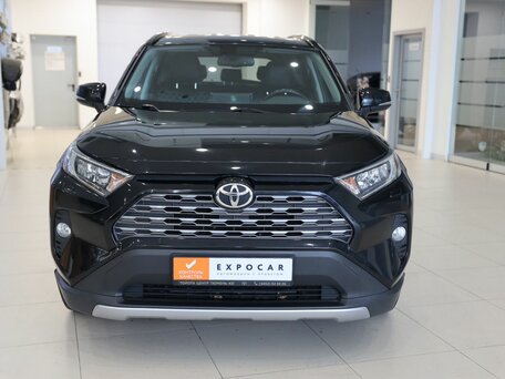 2021 Toyota RAV4 V (XA50), чёрный, 3200000 рублей, вид 1