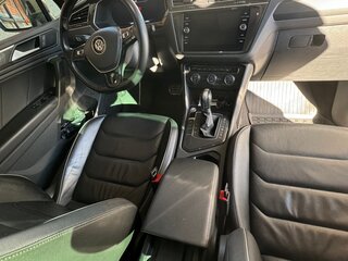 2018 Volkswagen Tiguan II, бежевый, 2450000 рублей, вид 3