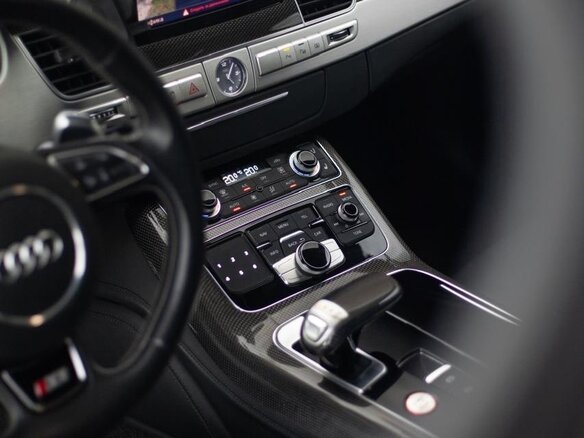 2014 Audi S8 III (D4) Рестайлинг, чёрный, 4500000 рублей - вид 31