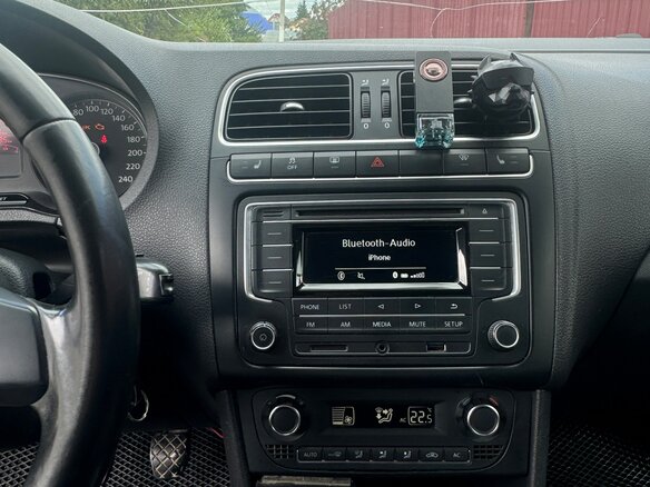 2011 Volkswagen Polo V, чёрный, 500000 рублей - вид 4