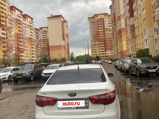 2013 Kia Rio 5-speed III, белый, 625000 рублей, вид 3