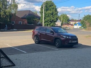 2017 Toyota Highlander III (XU50) Рестайлинг, красный, 3300000 рублей, вид 4