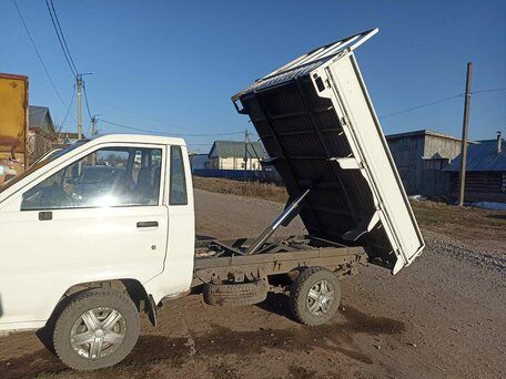 1996 Toyota LiteAce, белый, 650000 рублей, вид 1
