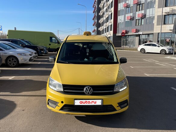 2020 Volkswagen Caddy Maxi IV, жёлтый, 1300000 рублей