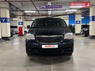 2013 Chrysler Town & Country V Рестайлинг, серый, 1900000 рублей, вид 1
