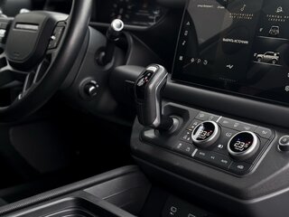 2021 Land Rover Defender 110 II, чёрный, 5950000 рублей, вид 4