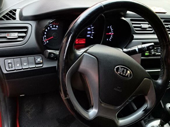 2015 Kia Rio III Рестайлинг, красный, 1100000 рублей - вид 5