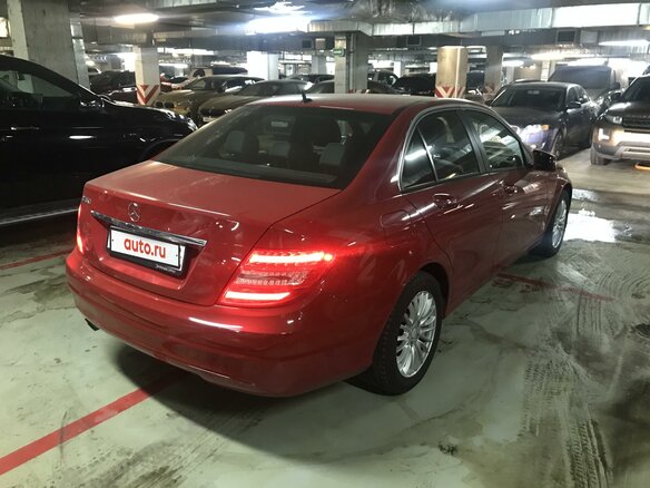 2012 Mercedes-Benz C-Класс 180 BlueEFFICIENCY III (W204) Рестайлинг, красный - вид 2
